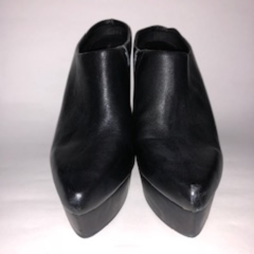 Intentionally Blank Leather Shoes 8 1/2